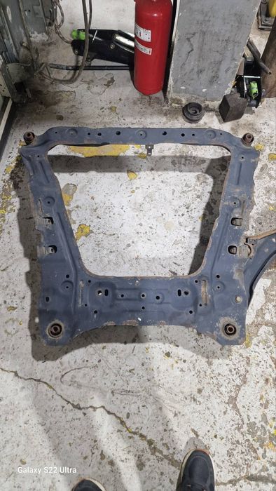 Носач на двигател ,,магаре'' за Nissan Qashqai  j10 2007 -2012 г.