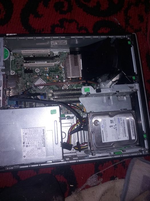 Pc Asus și HP  sunt funcționale la schimb pe un laptop funcțional