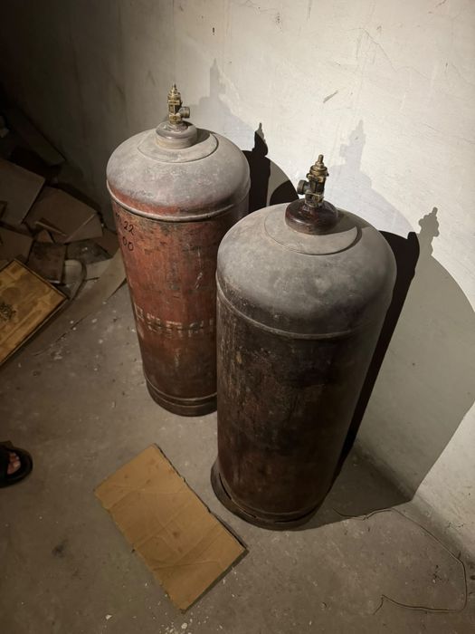 Газ балон 2 штук