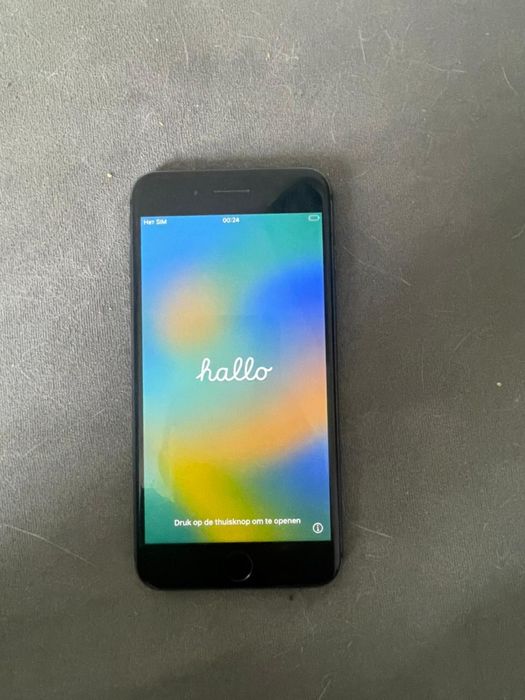 Продам iPhone 8+