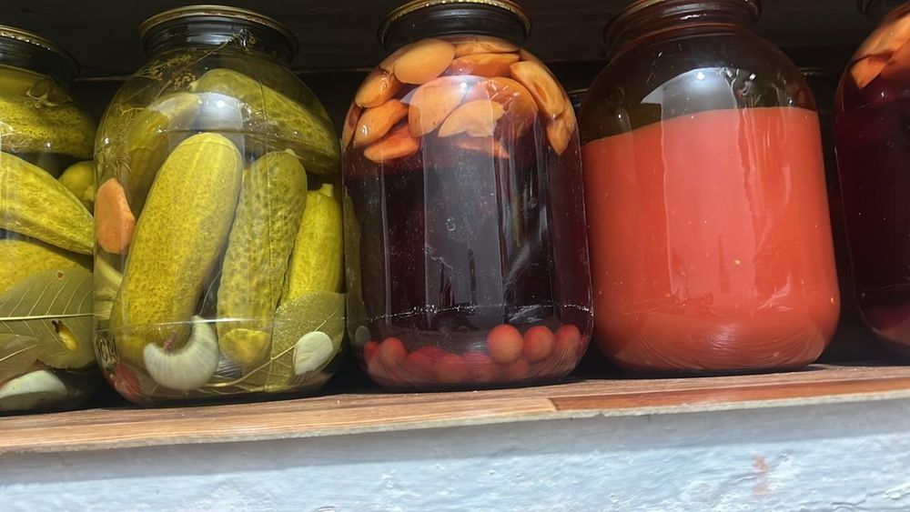 Продается маринованные огурцы и помидоры