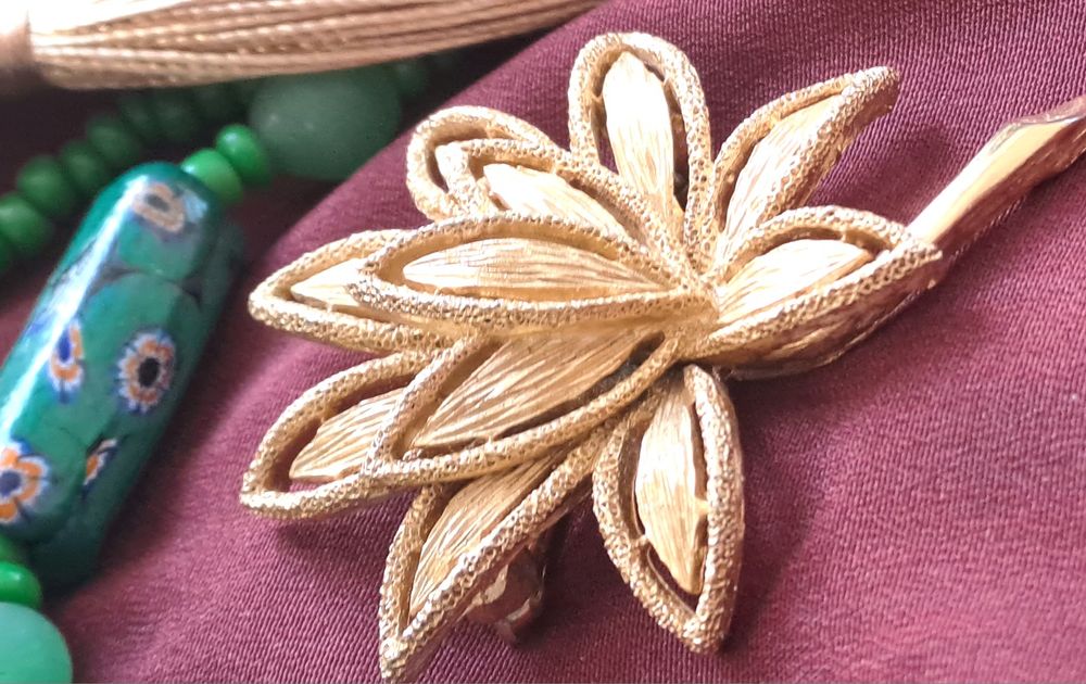 Колекционерска брошка Avon от 70-те