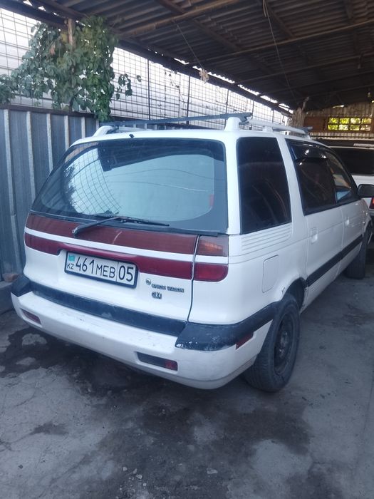 Space Wagon 1993года