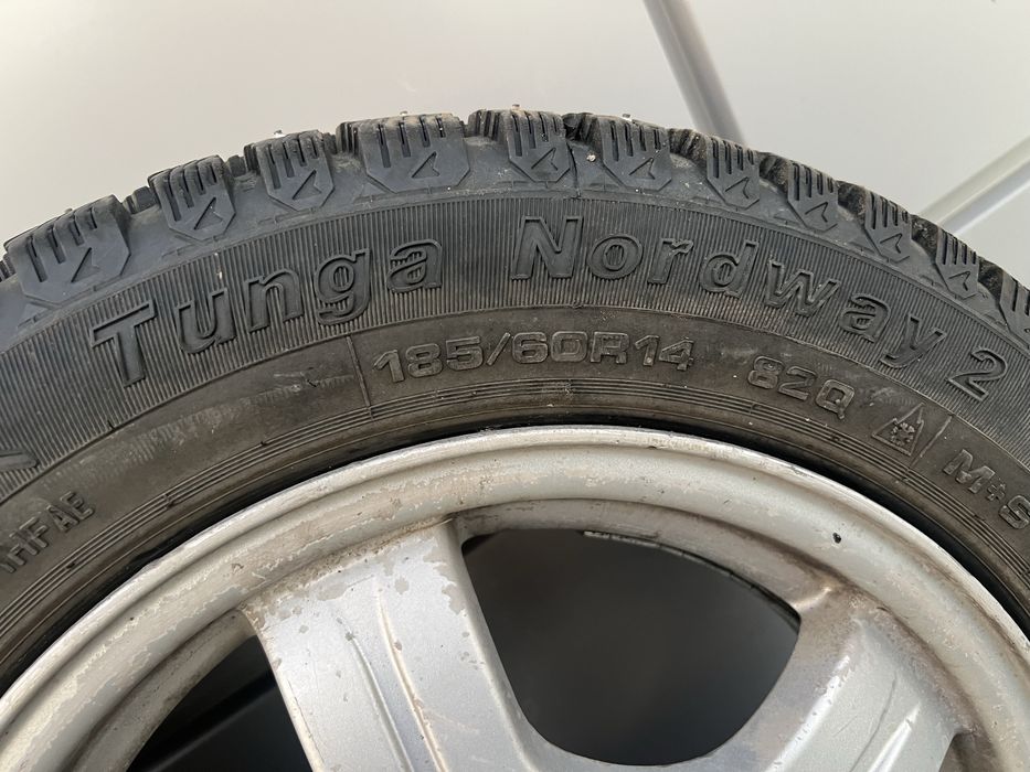 Продам зимнюю резину на статусах
