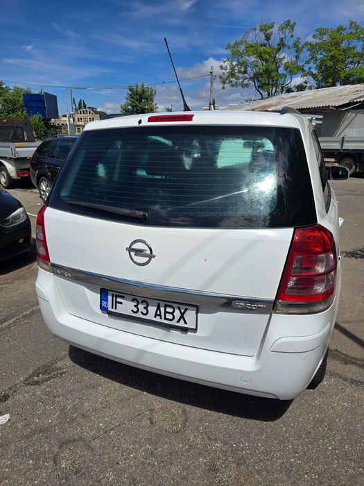 Opel Zafira 2014