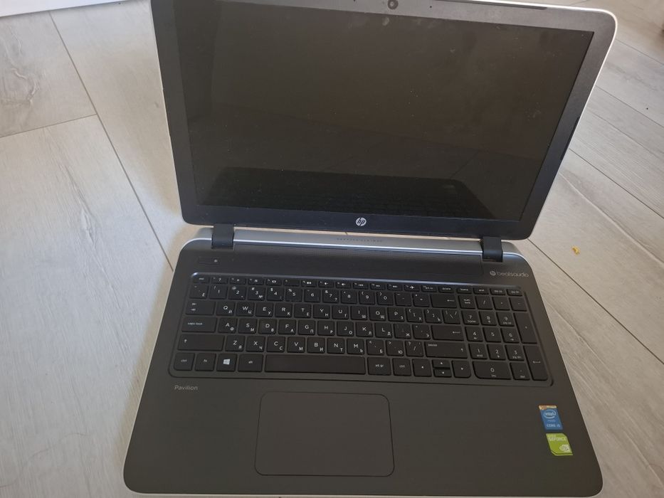 Ноутбук  hp в рабочем  состоянии