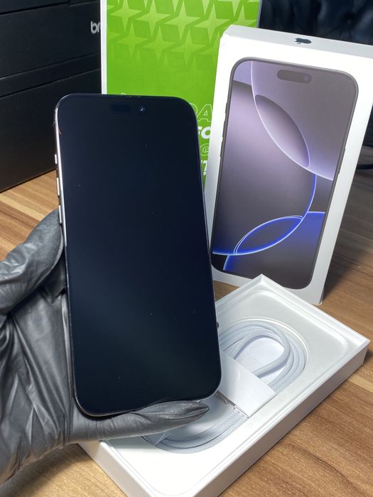 iPhone 16 Pro Max • 256 GB • Black Titanium