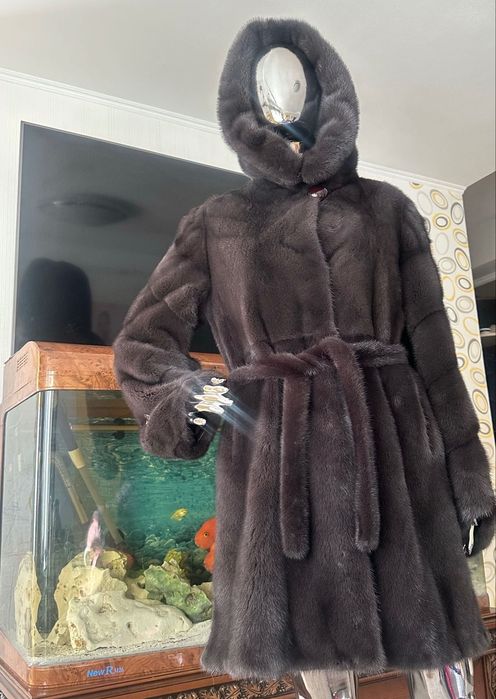 норковая шуба мокко с капюшоном