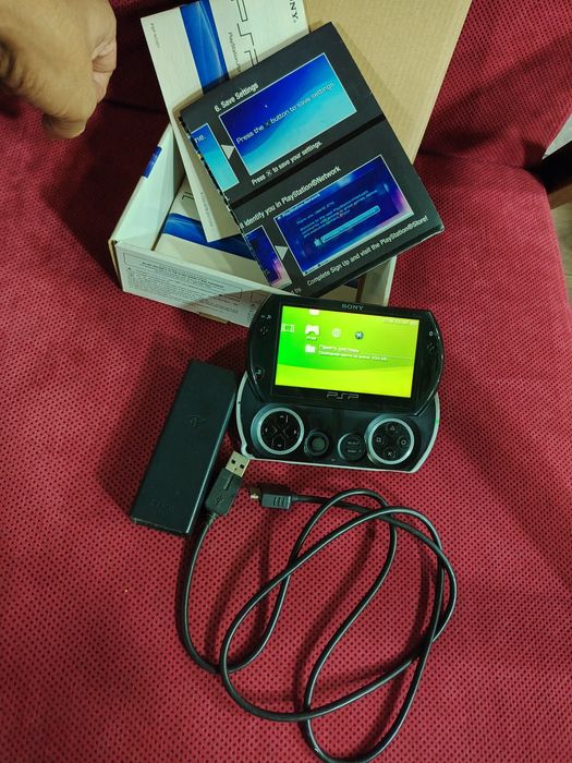 Playstation PSP GO N1001