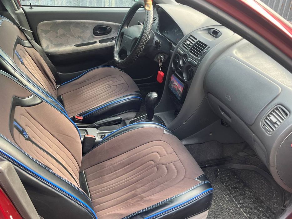 Продам машину митсубиси харизма