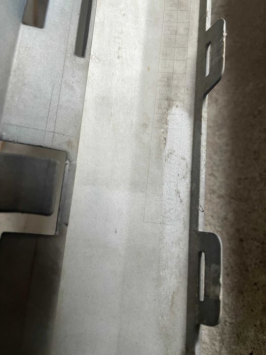 Bara fata Ford Focus 4 după 2018 cod JX7B-17757-A