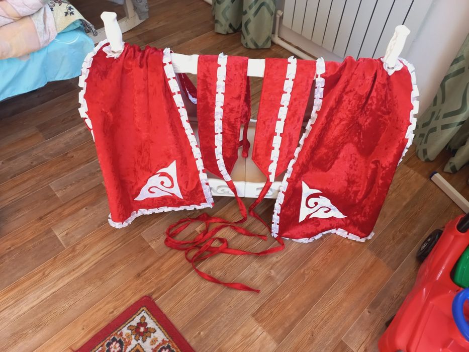 Бесик. Состояние новая.