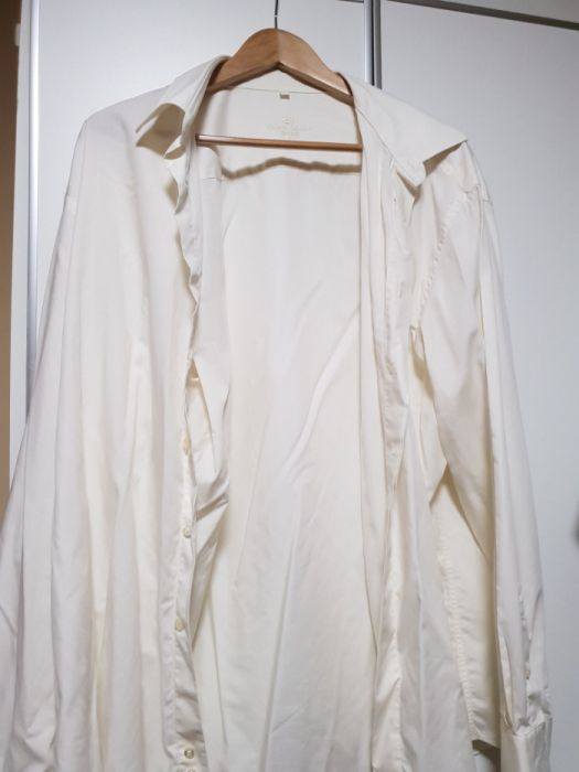 Cămăși de închid cu botoni