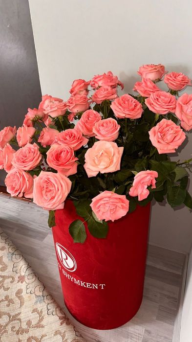 Свежие цветы,цена 20к,