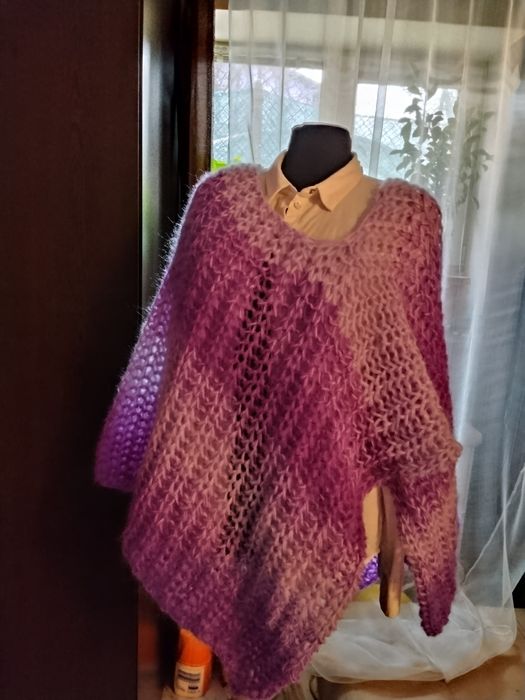 Ръчно изплетено пончо от мохер