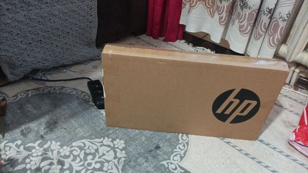 Hp ноутбук срочно сотилади состояние новый