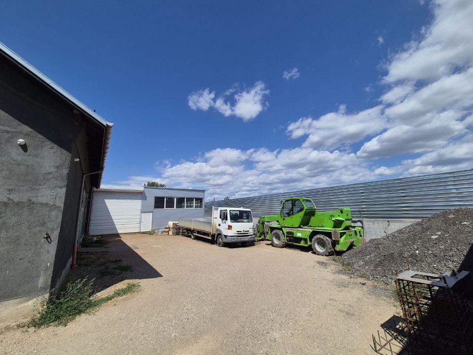 Дава се под наем Промишлена сграда в София, Малашевци - 1350 кв.м за 3264 € - Снимка #4