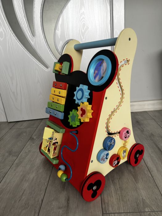 Дървен уокър/проходилка и количка за бутане