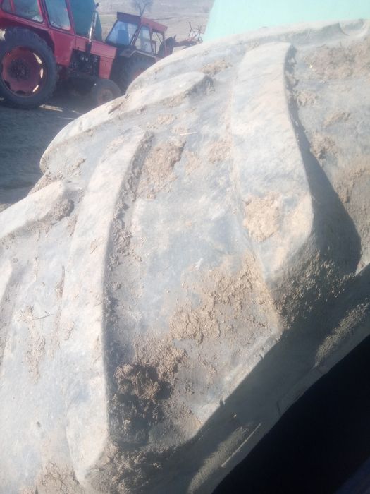 Cauciucuri 18,4 r 34