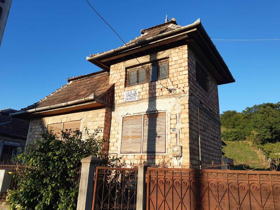Vand Casa cu 4 camere in Viisoara jud. Cluj