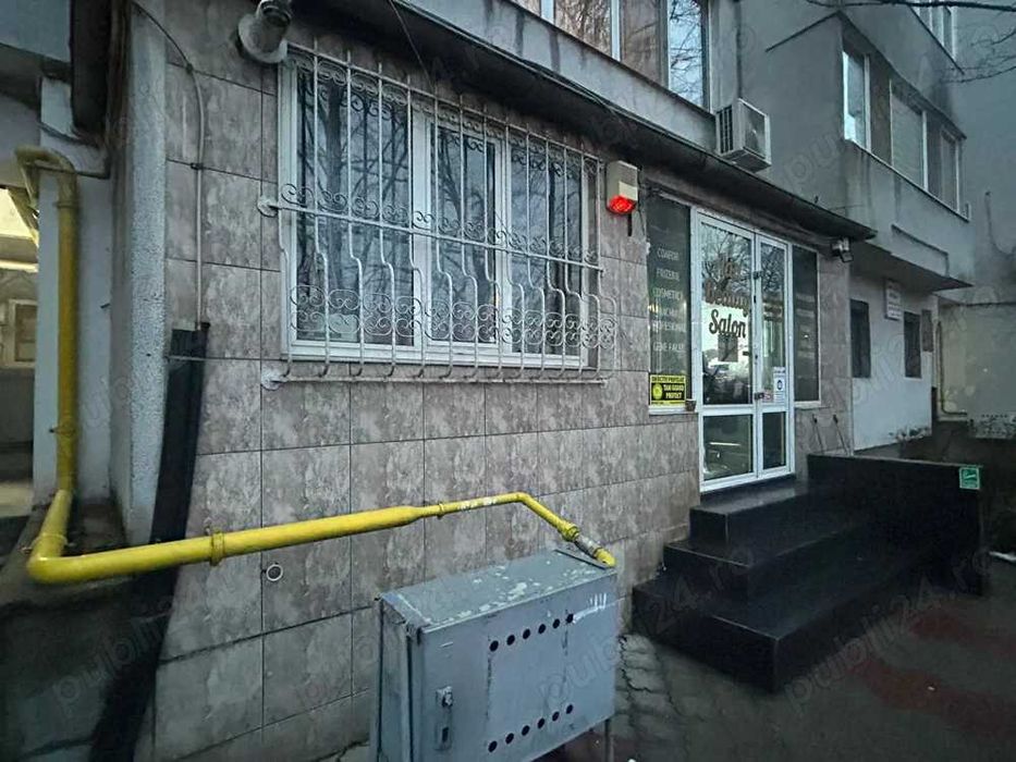 Apartament cu 3 camere ( spatiu comercial) CET ANDA