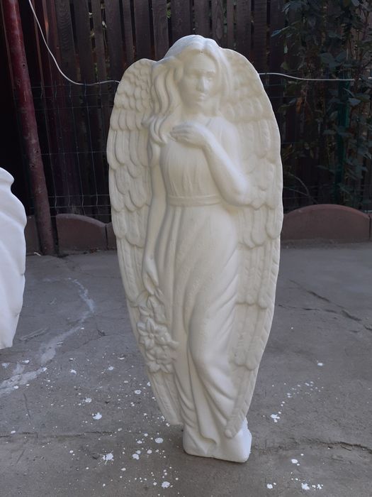 Statuete de vanzare