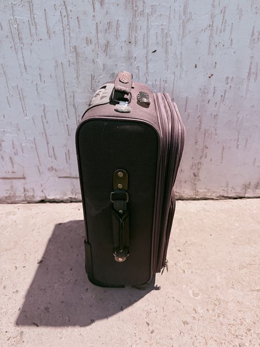 Чемодан дорожный ручная кладь