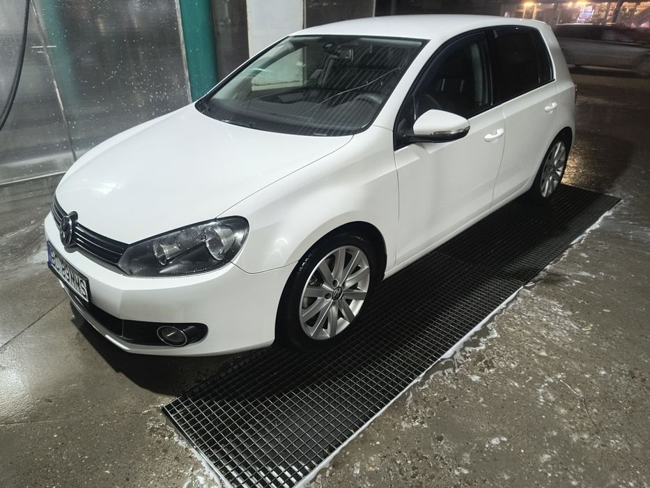 Vând golf 6 an 2011 ...122kW