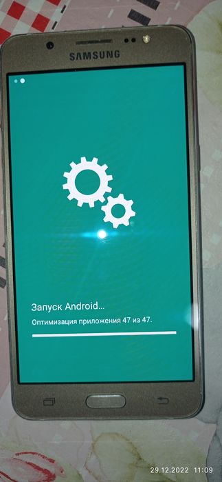 Продам Самсунг j5