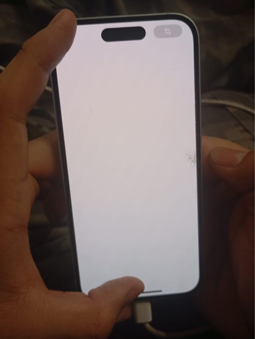 Iphone 15 blue трещина