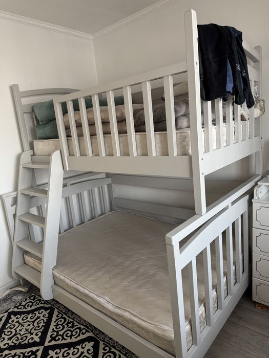 Продается двухярусная кровать