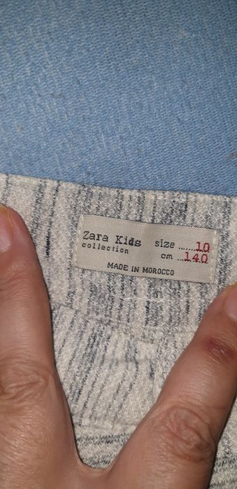Vand pantaloni scurti zara