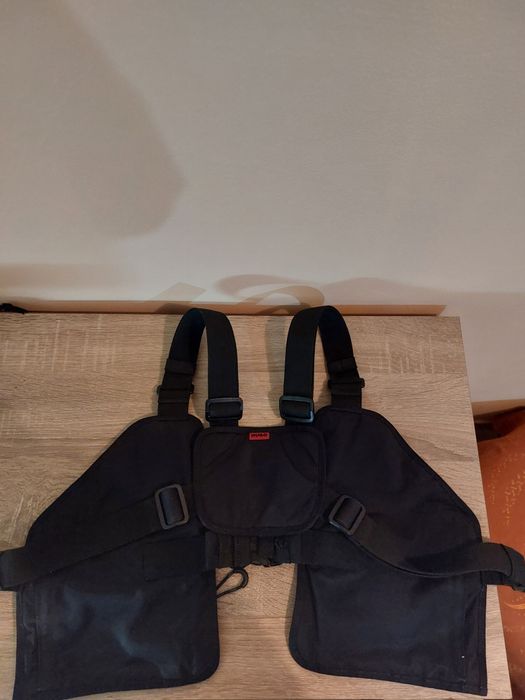 Мъжка чантичка тип жилетка HUGO