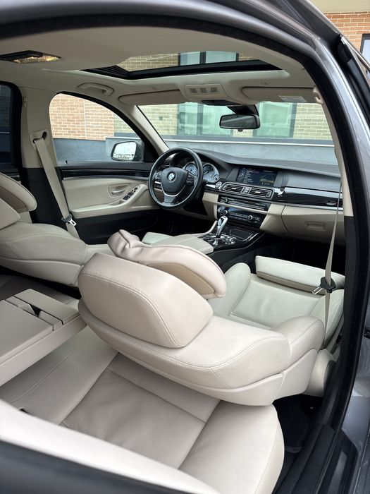 BMW - 520d / 4 Butoane / Keyless / Soft Close / Trapa / Carlig /Headup