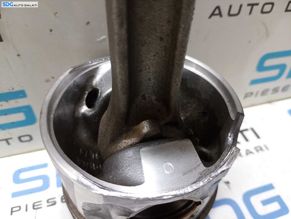 Piston cu Biela Volkswagen Passat B6 1.9 TDI BRU 2005 - 2010 Cod 038G [M5668]