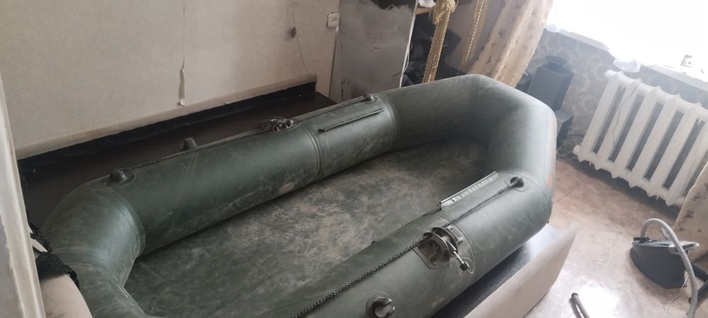 Продам лодку калибри(оригинал), 1 местная