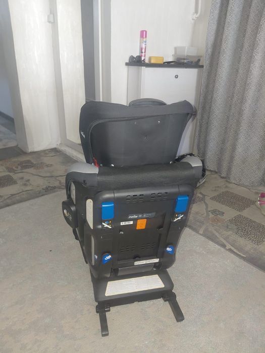 Продам автокресло Joie verso isofix