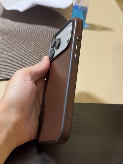 Husa iPhone 17 Pro Max piele