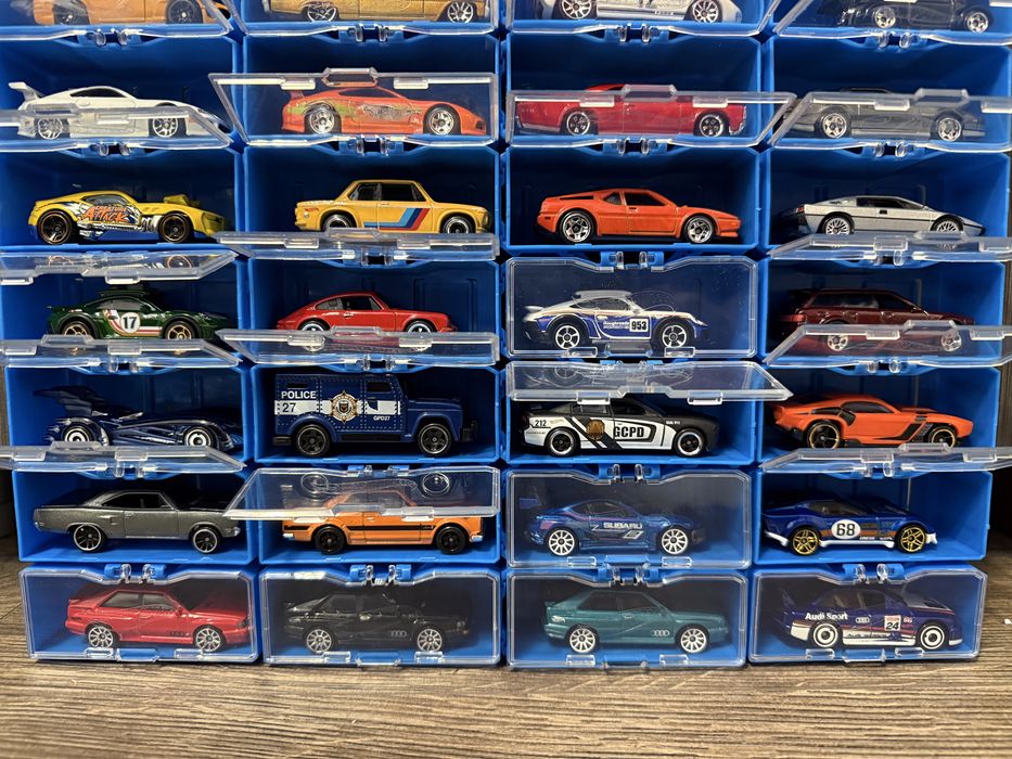 Vand cutie 28 Hotwheels