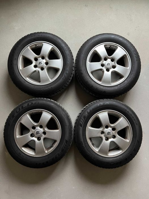 Гуми с алуминиеви джанти R15