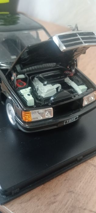 Коллекционная модель Мерседес 1:24