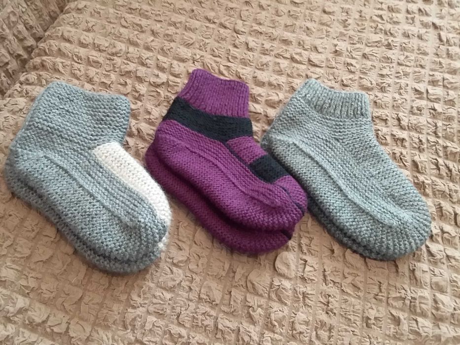 Вязанные на заказ гетры, шарф, снуд, носки, пинетки.