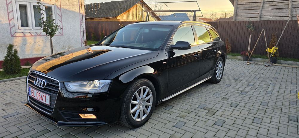 Audi A4 B 8.5 din  2012, motor 2.0 diesel, 136CP, numere rosii