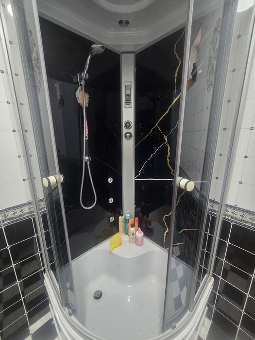 Dush kabina sotiladi