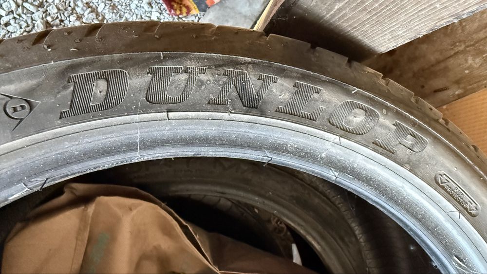 Dunlop 225/40/18 vara