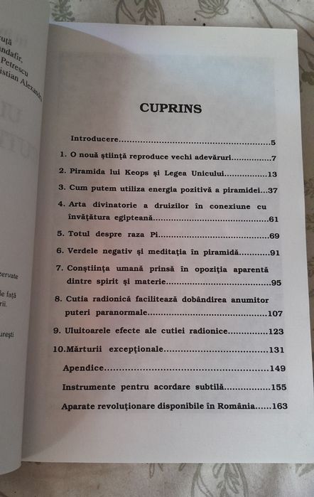 RARA, Uluitoarea cutie radionica, Christopher Hills 2002