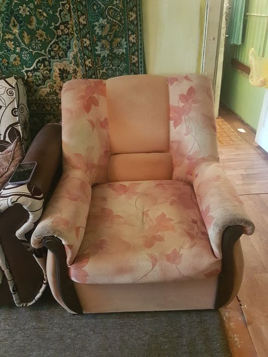 Продам Кресла 2 шт