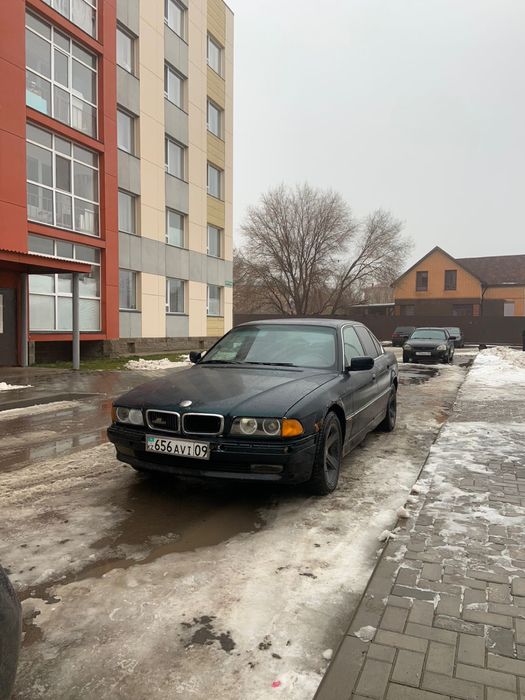 БМВ кузов е38 2.8 литра.