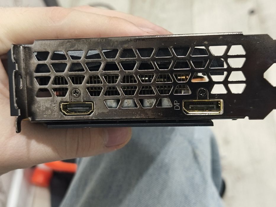 AMD RX 6500 XT. 4 gb. DDR5