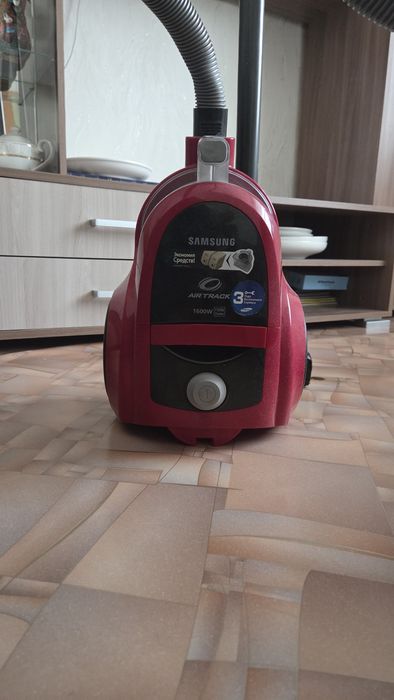 Продам пылесос в отличном состоянии